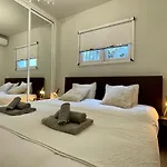 Luxury Villa With Swimming Pool And Jacuzzi