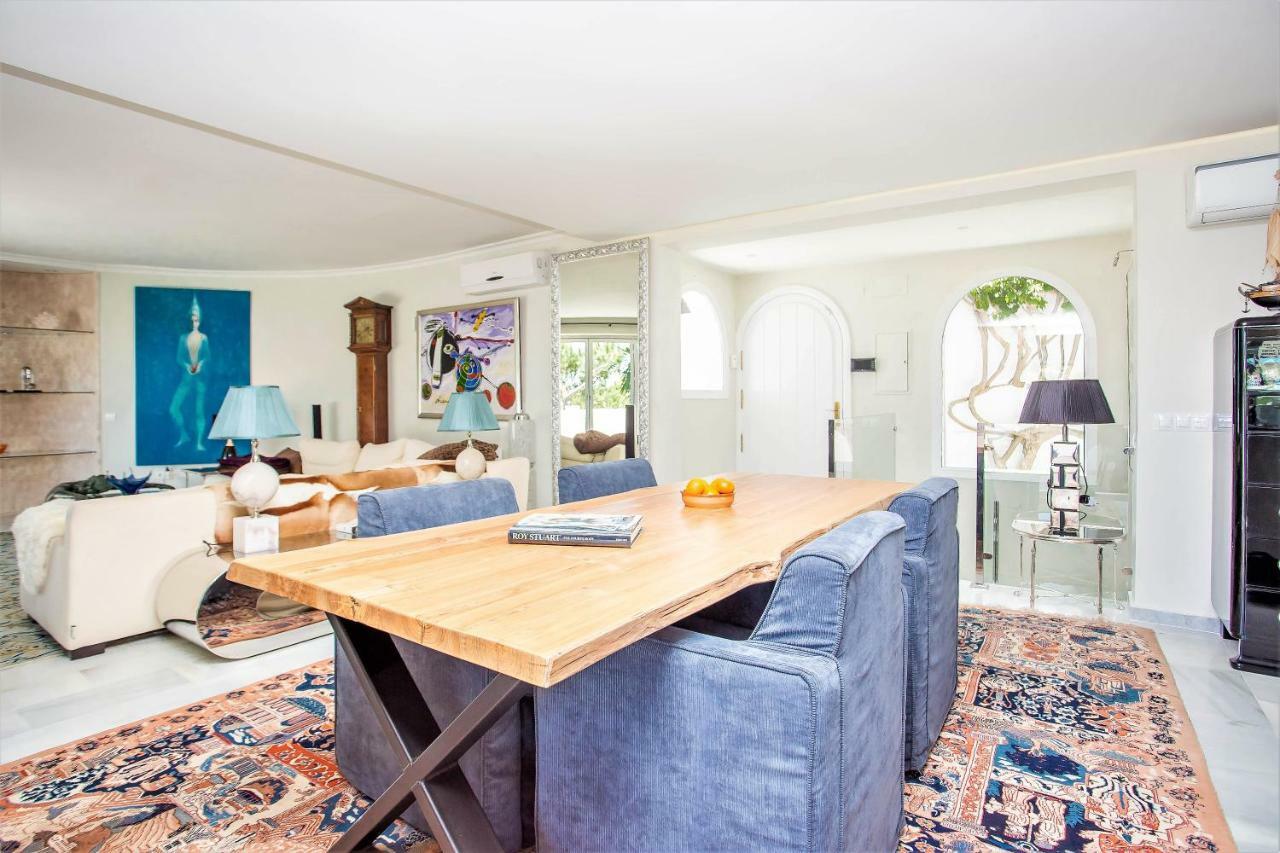Luxury With Swimming Pool And Jacuzzi Villa *