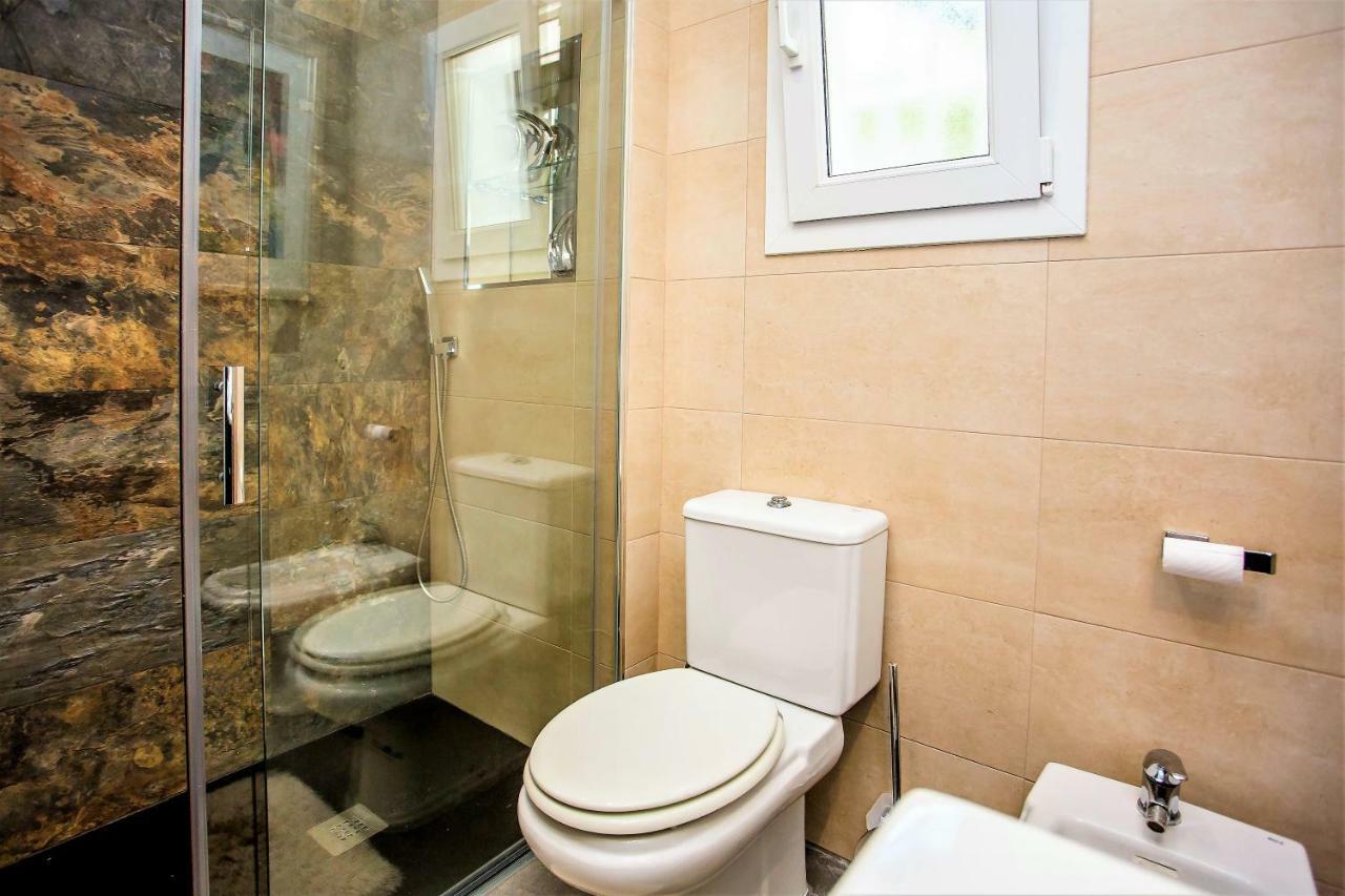 Luxury With Swimming Pool And Jacuzzi