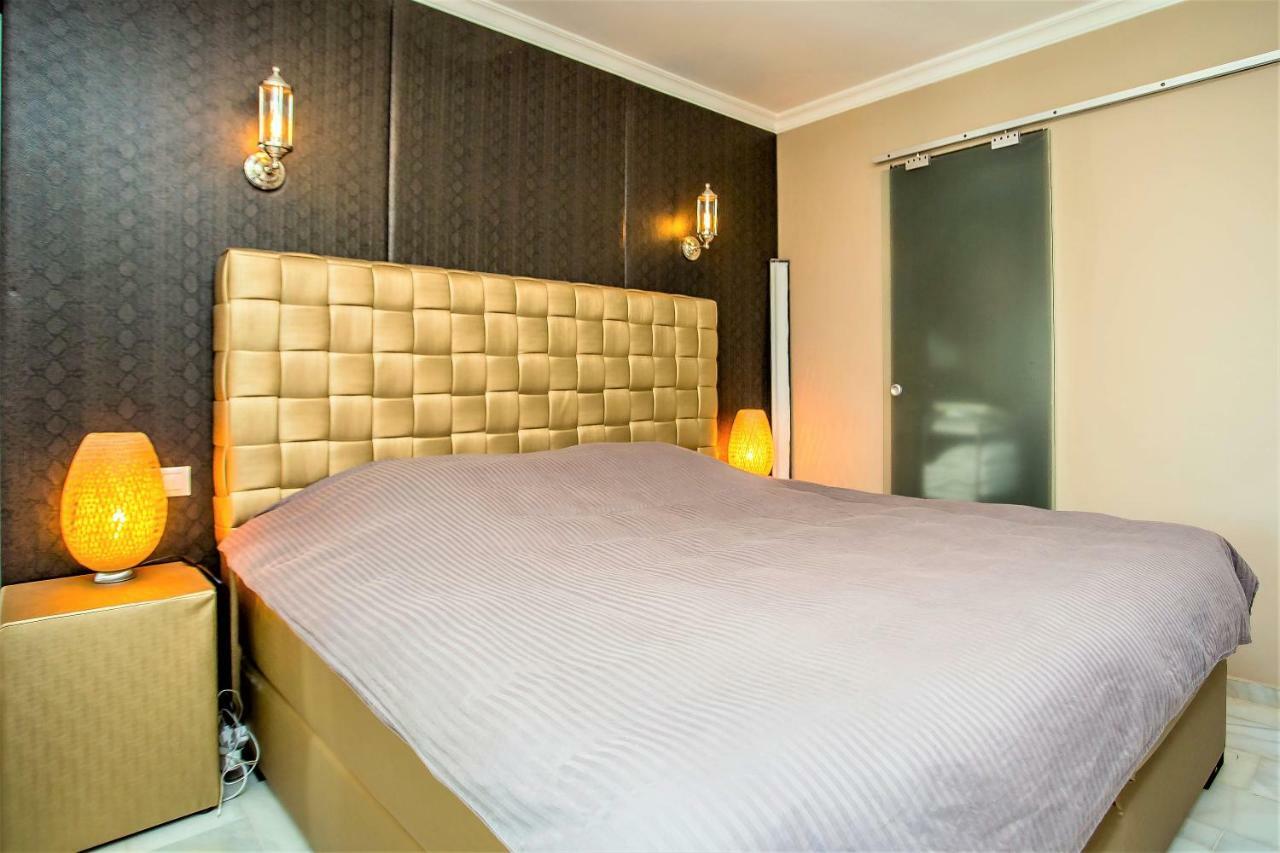 Luxury With Swimming Pool And Jacuzzi Villa